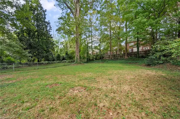 Winston-salem, NC 27106,406 Wake DR