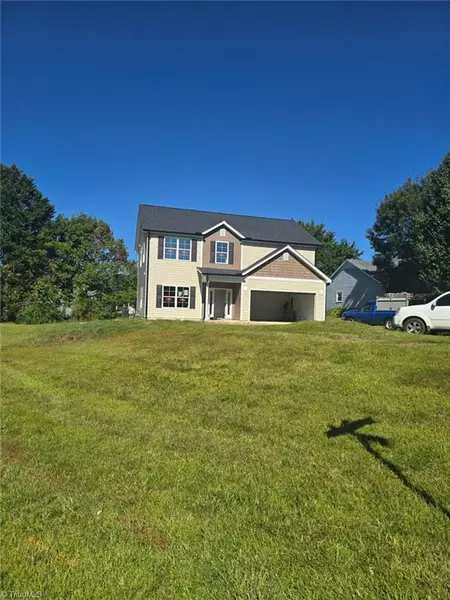 2806 Chillon CT, Greensboro, NC 27407