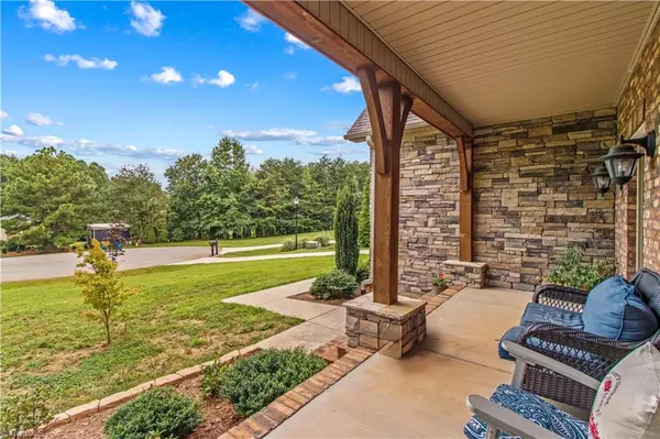 Mocksville, NC 27028,178 Nellwood CT