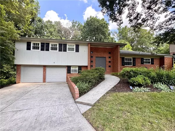 501 Forestdale DR, Jamestown, NC 27282