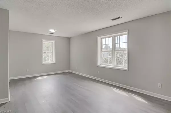 High Point, NC 27260,2202 Green DR