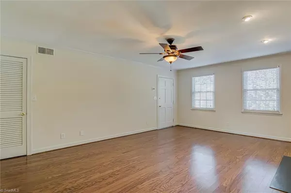 Winston-salem, NC 27104,380 Hanover Arms CT #C