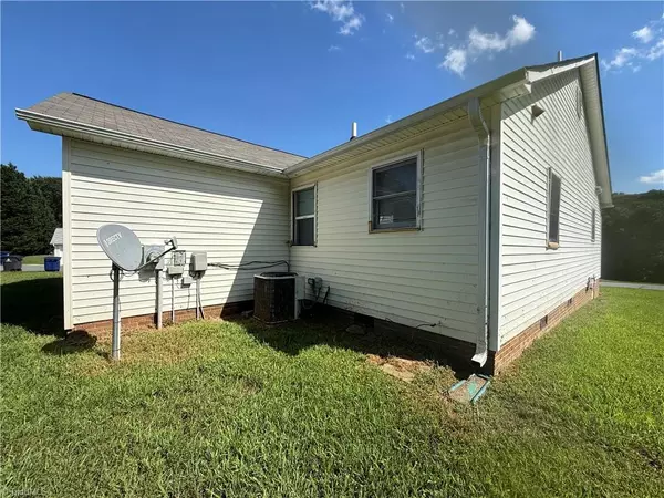 Winston-salem, NC 27101,3853 Crusade DR