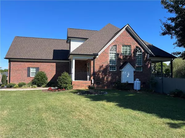 Clemmons, NC 27012,184 Raspberry Ridge DR