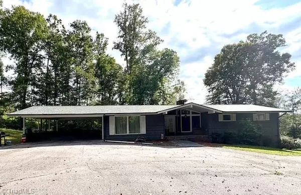 2082 Mountain Valley Church RD, North Wilkesboro, NC 28659