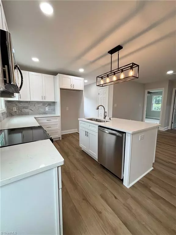 Martinsville, VA 24112,16 Aaron ST