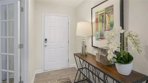 Thomasville, NC 27360,400 White Spruce CT