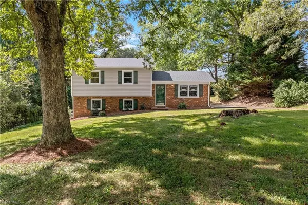 King, NC 27021,408 Logan CT