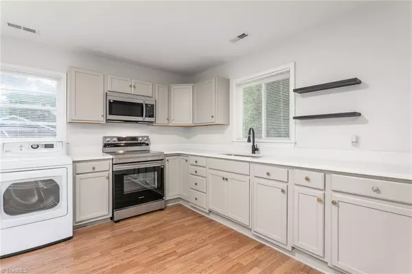 High Point, NC 27260,900 Carter ST