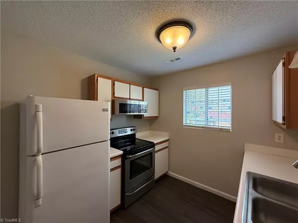 Winston-salem, NC 27103,2506 Stratford Crossing DR