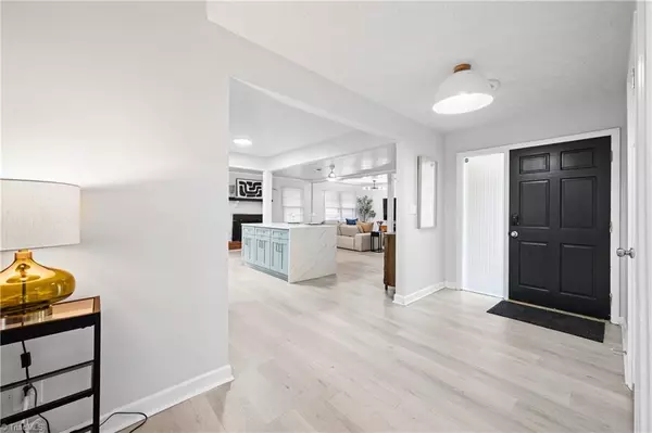 High Point, NC 27265,3001 Wellingford DR