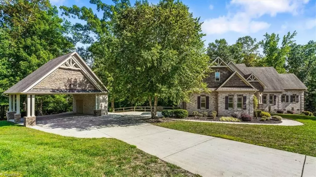 8408 Lillys CT, Greensboro, NC 27455