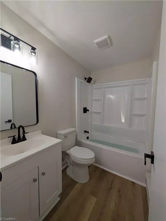 Winston-salem, NC 27106,3482 Hartford ST