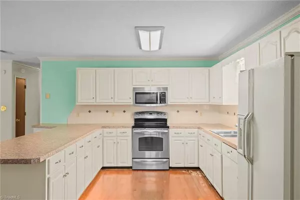 Winston-salem, NC 27127,184 Cale Bradley CT