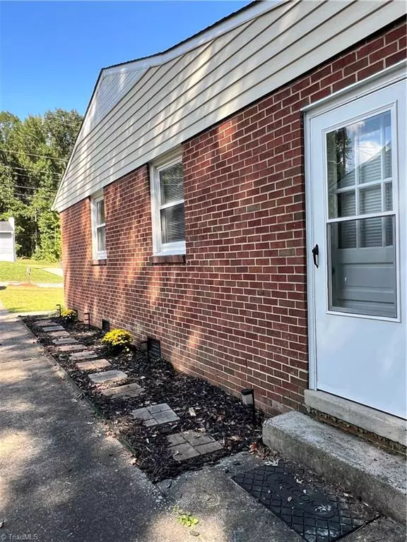 High Point, NC 27263,1120 Springfield RD