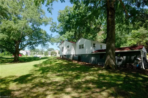Pfafftown, NC 27040,4966 Yadkinville RD