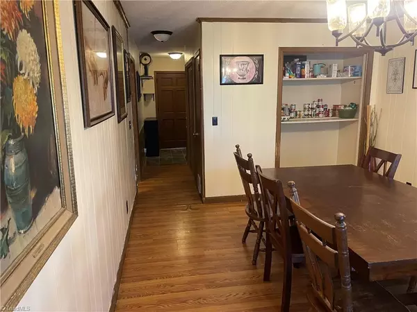 Randleman, NC 27317,607 W Academy ST