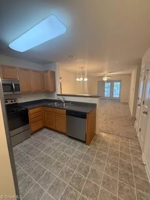 Winston-salem, NC 27105,4455 Brassfield DR #102