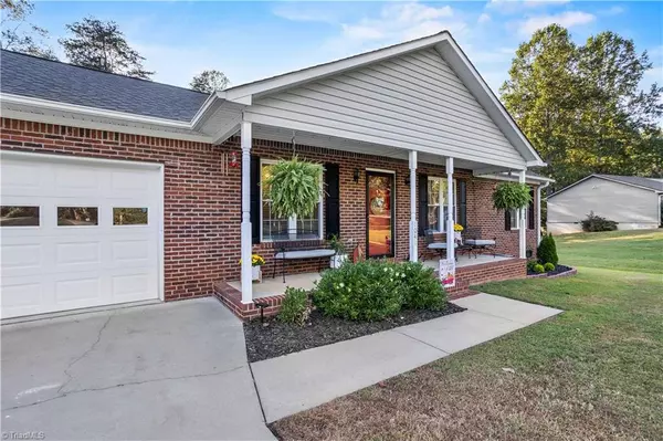 King, NC 27021,1041 Luke ST