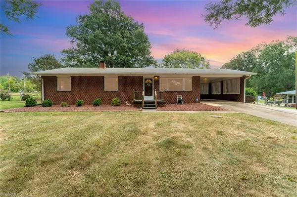 5149 Alaska RD, Walkertown, NC 27051
