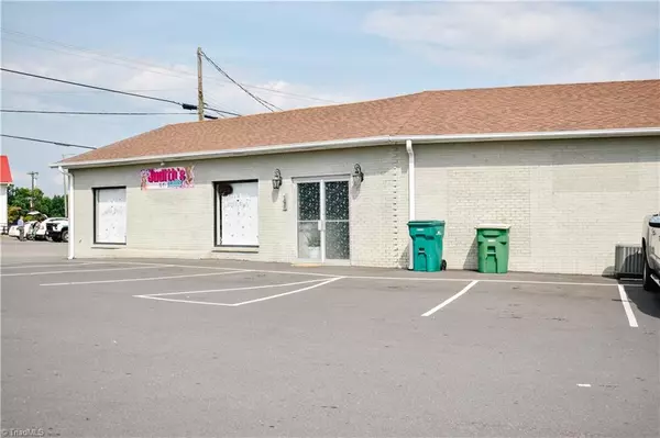 Dobson, NC 27017,105 Llewellyn ST