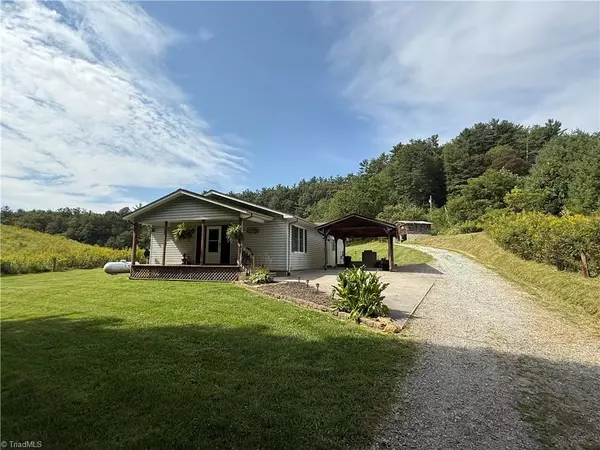 Deep Gap, NC 28618,934 Mount Zion RD