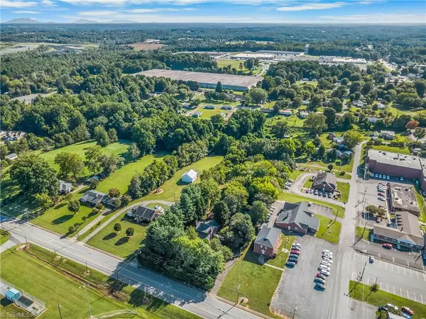 Yadkinville, NC 27055,404 N State ST