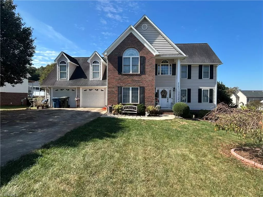 Hickory, NC 28602,2587 Ironwood DR