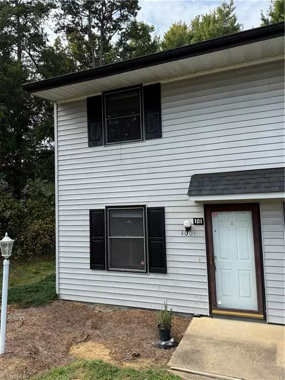 4001 S Bend DR, Winston-salem, NC 27107