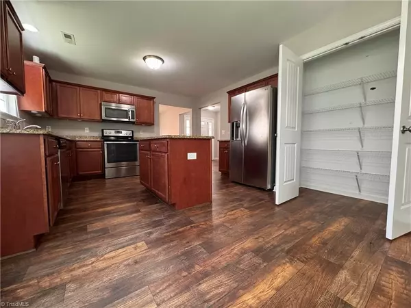 Greensboro, NC 27406,3686 Mcginty DR