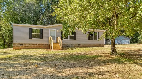 324 Center LN, Thurmond, NC 28683