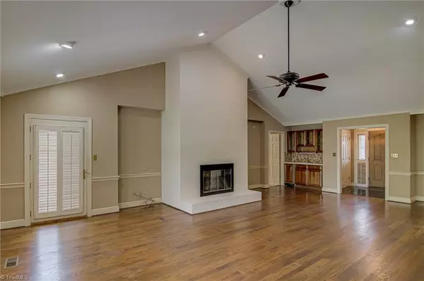 Winston-salem, NC 27106,3141 Robinhood RD