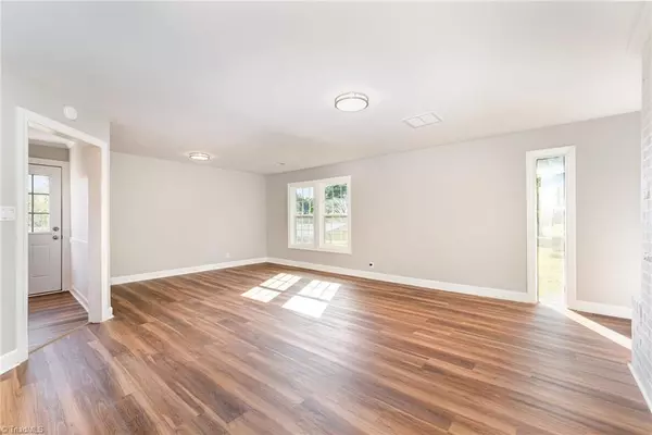 Kernersville, NC 27284,3698 Old 66 CIR