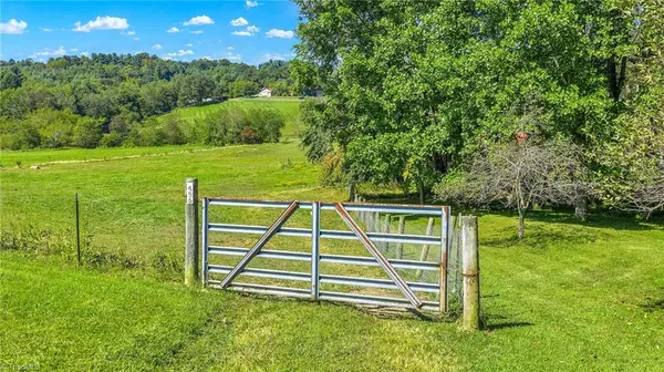 Sparta, NC 28675,456 Cahn RD