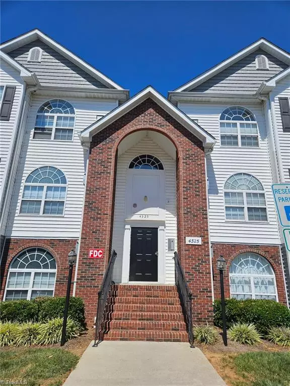 4325 Cedarcroft CT #3D, Greensboro, NC 27409
