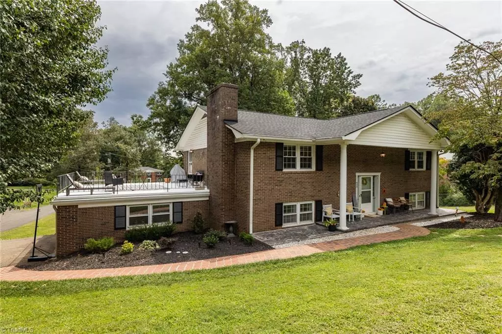 Mount Airy, NC 27030,648 Knollwood DR