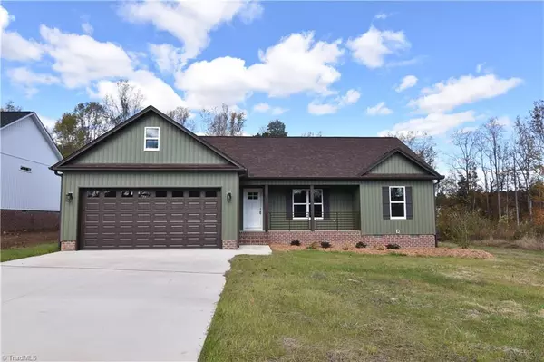 109 Fletchers Farm DR, Thomasville, NC 27360