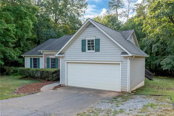 Pfafftown, NC 27040,2508 Patty LN