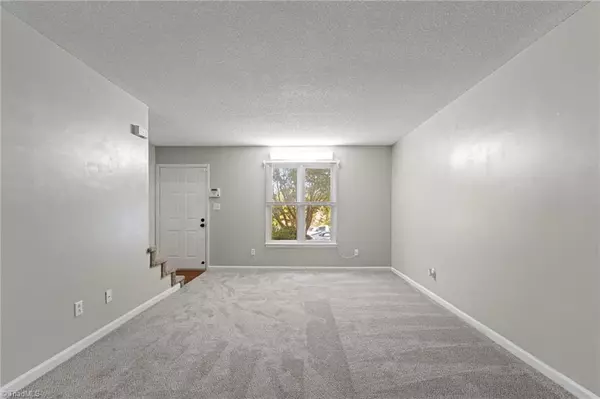 Winston-salem, NC 27107,1049 Rock Knoll CT