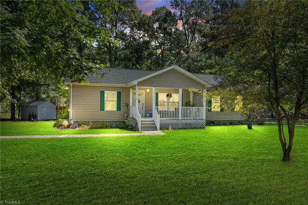 170 Garrett LN, Thomasville, NC 27360