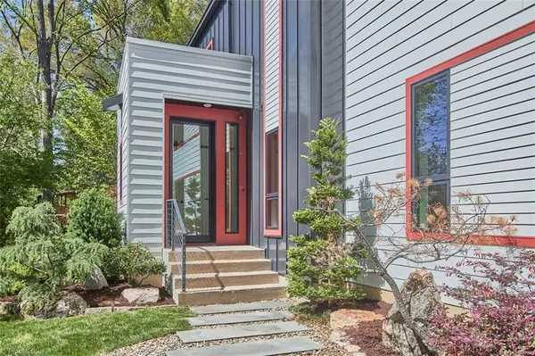 Winston-salem, NC 27104,1831 Angelo ST