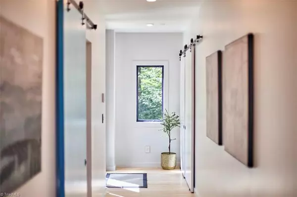 Winston-salem, NC 27104,1831 Angelo ST