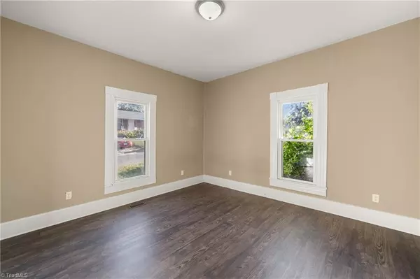 High Point, NC 27262,707 Kennedy AVE