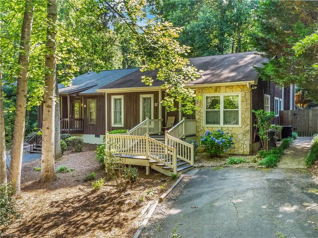 Winston-salem, NC 27104,157 Carrisbrooke LN