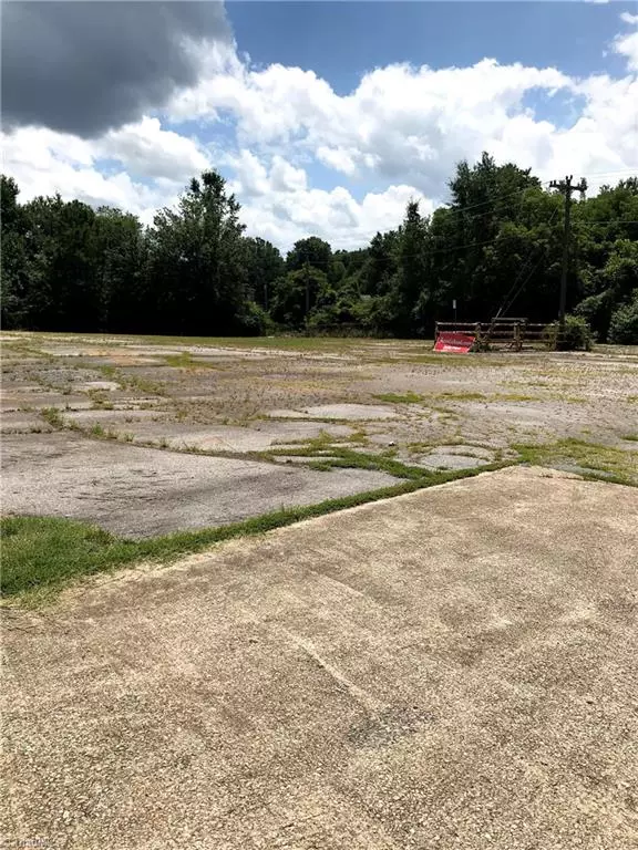 Reidsville, NC 27320,638 Way ST