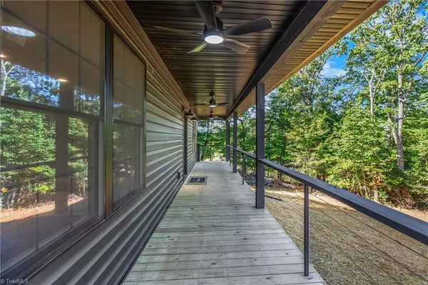 Ennice, NC 28623,64 Lonesome Oak DR