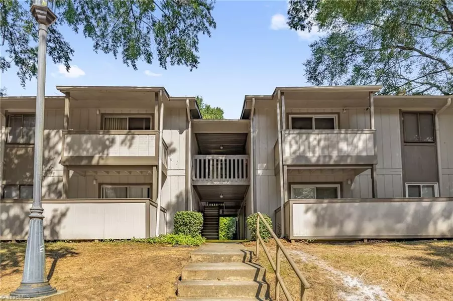 2235 Sunderland RD #105C, Winston-salem, NC 27103