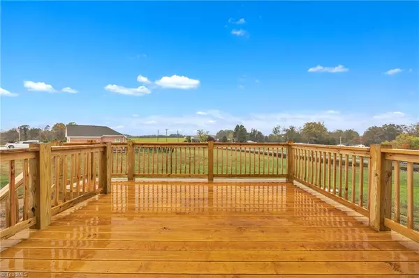 Wilkesboro, NC 28697,130 Oak Pointe LN