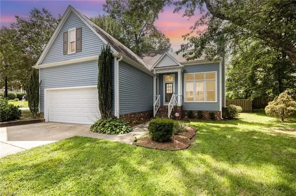 1 Heatherwood CT, Greensboro, NC 27407
