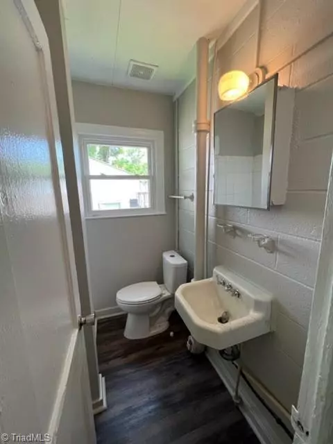 Greensboro, NC 27405,1215 Gatewood AVE